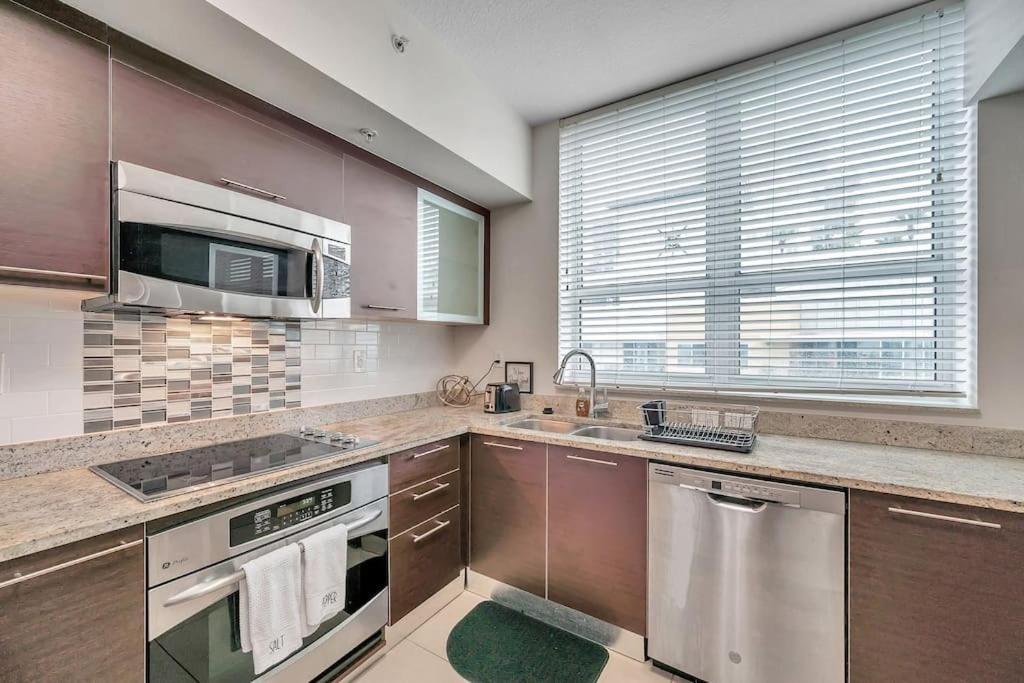 Luxury Apt 3 Mins To Dt Tampa -Pool-Gym-Balcony المظهر الخارجي الصورة