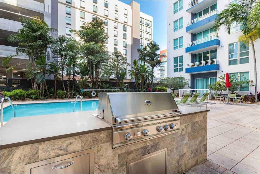 Luxury Apt 3 Mins To Dt Tampa -Pool-Gym-Balcony المظهر الخارجي الصورة