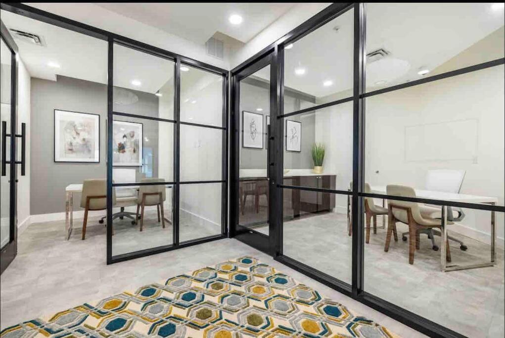 Luxury Apt 3 Mins To Dt Tampa -Pool-Gym-Balcony المظهر الخارجي الصورة