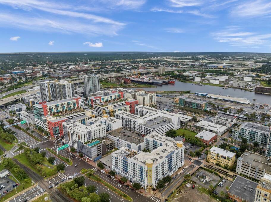 Luxury Apt 3 Mins To Dt Tampa -Pool-Gym-Balcony المظهر الخارجي الصورة