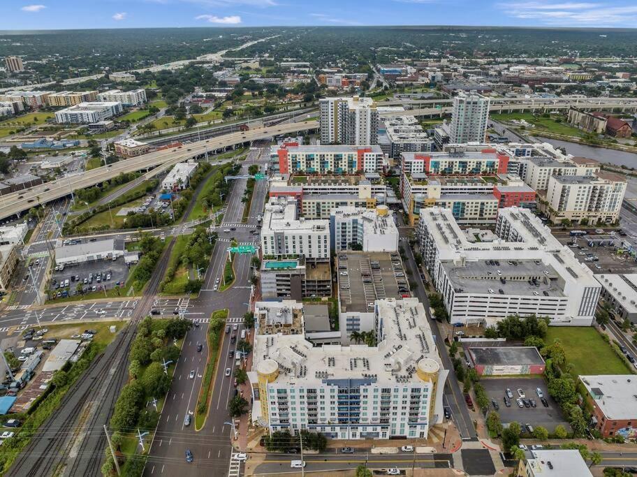 Luxury Apt 3 Mins To Dt Tampa -Pool-Gym-Balcony المظهر الخارجي الصورة