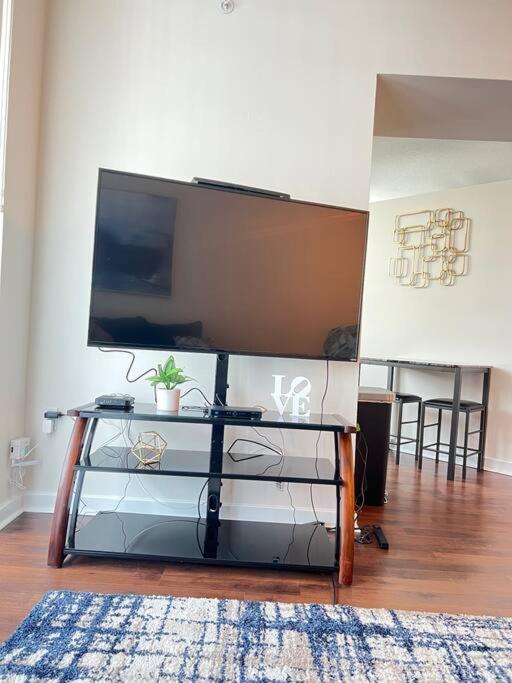 Luxury Apt 3 Mins To Dt Tampa -Pool-Gym-Balcony المظهر الخارجي الصورة