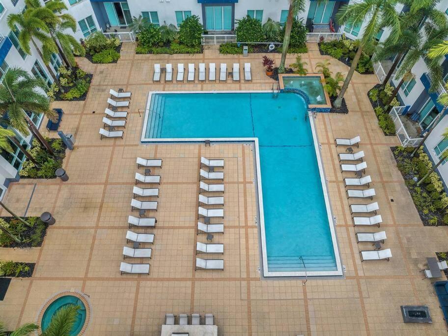 Luxury Apt 3 Mins To Dt Tampa -Pool-Gym-Balcony المظهر الخارجي الصورة